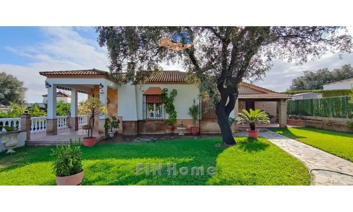 Exterior view of Houses for sale in Gerena  with Air Conditioner, Private garden and Storage room