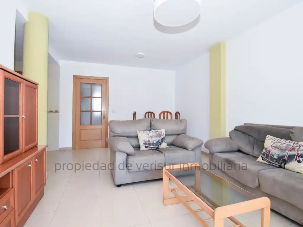 Sala d'estar de Apartament de lloguer en Águilas amb Terrassa, Piscina i Moblat