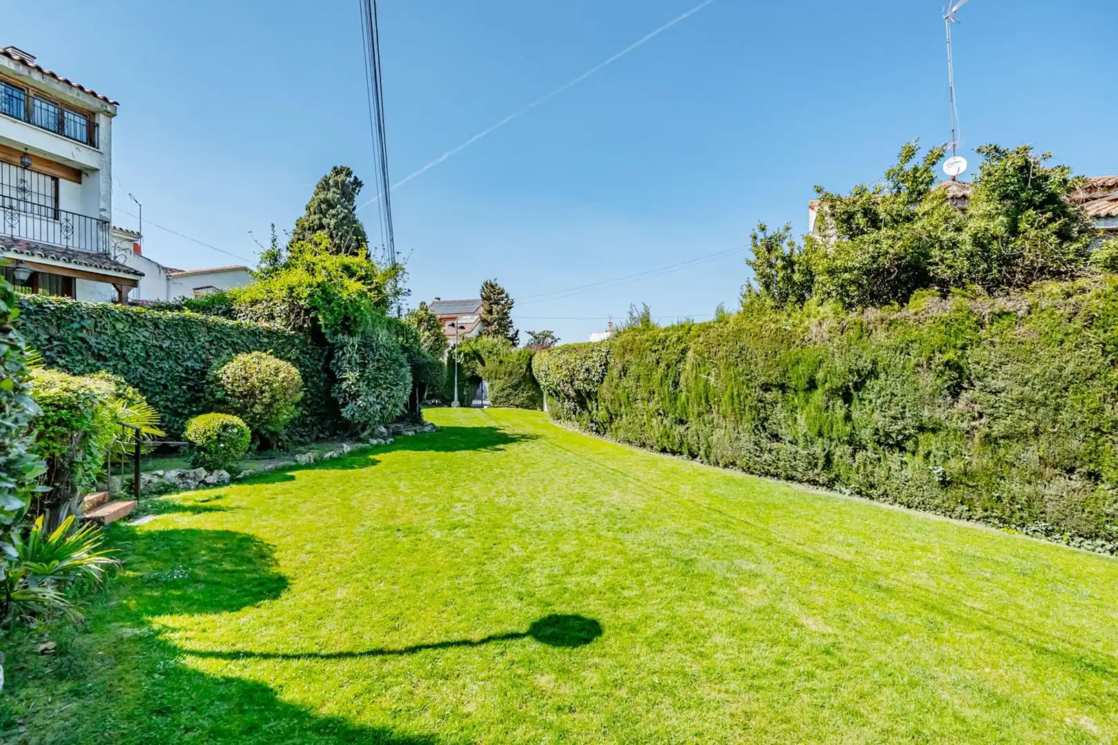 Jardí de Casa adosada en venda en Pozuelo de Alarcón amb Aire condicionat, Calefacció i Jardí privat