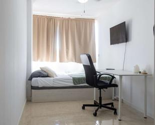 Bedroom of Flat to share in  Madrid Capital  with Air Conditioner and Terrace