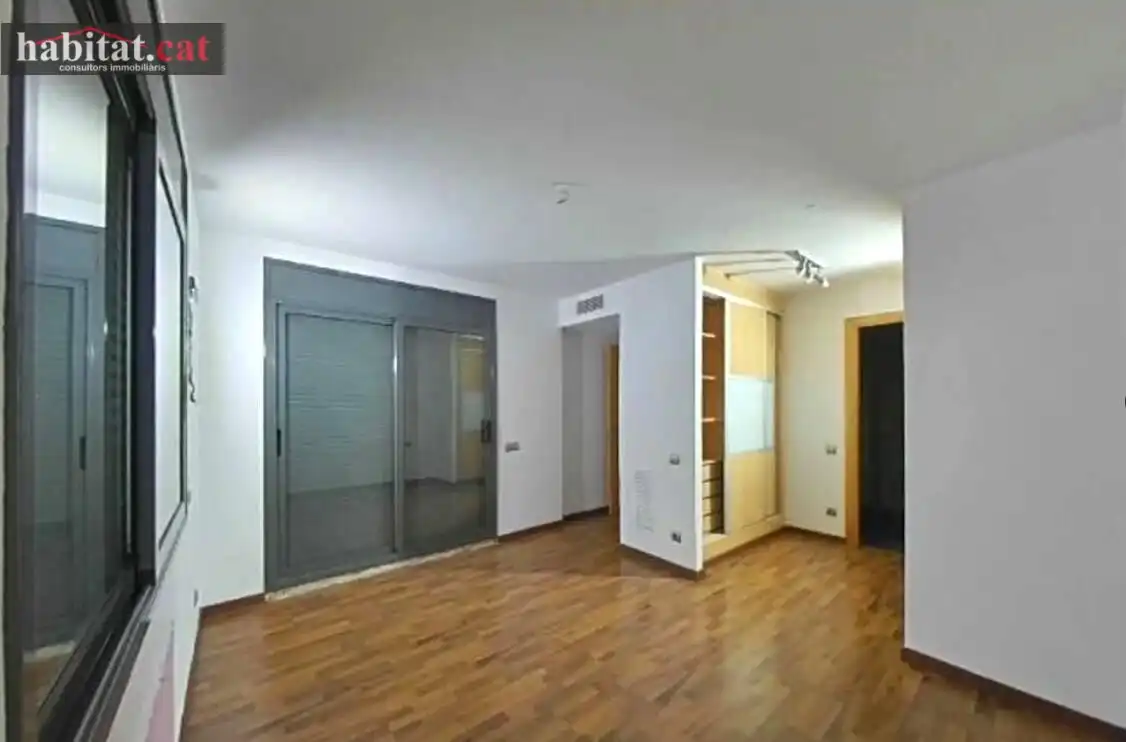 Casa o chalet en venta en Vilanova i la Geltrú con Piscina y Balcón