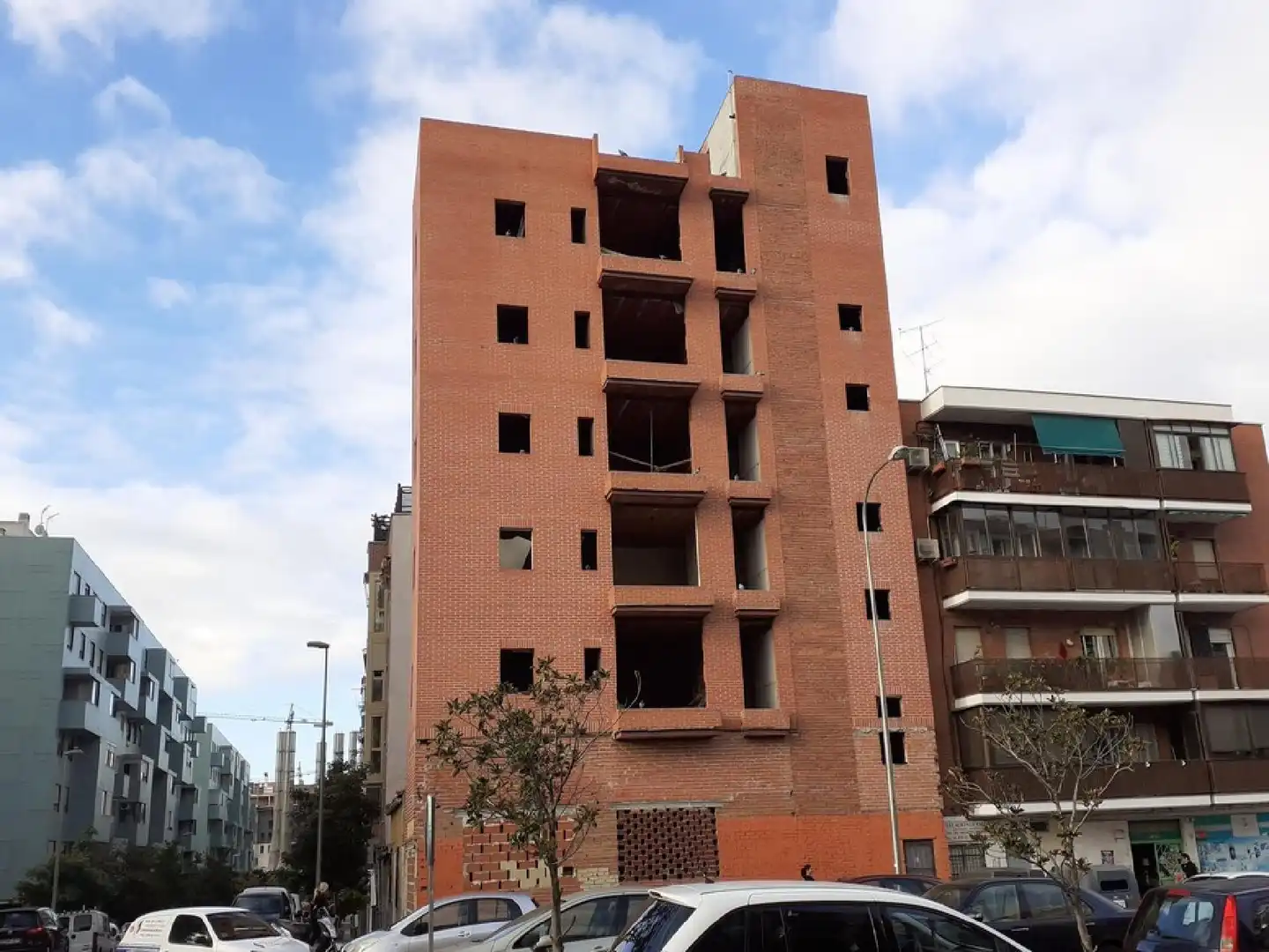 Vista exterior de Edifici en venda en Puente de Vallecas