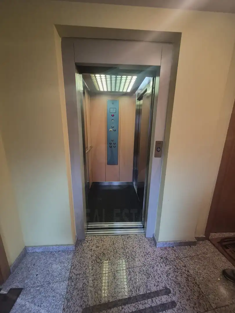 Piso con ascensor en venta en Calle San Isidro 34, imagen 3