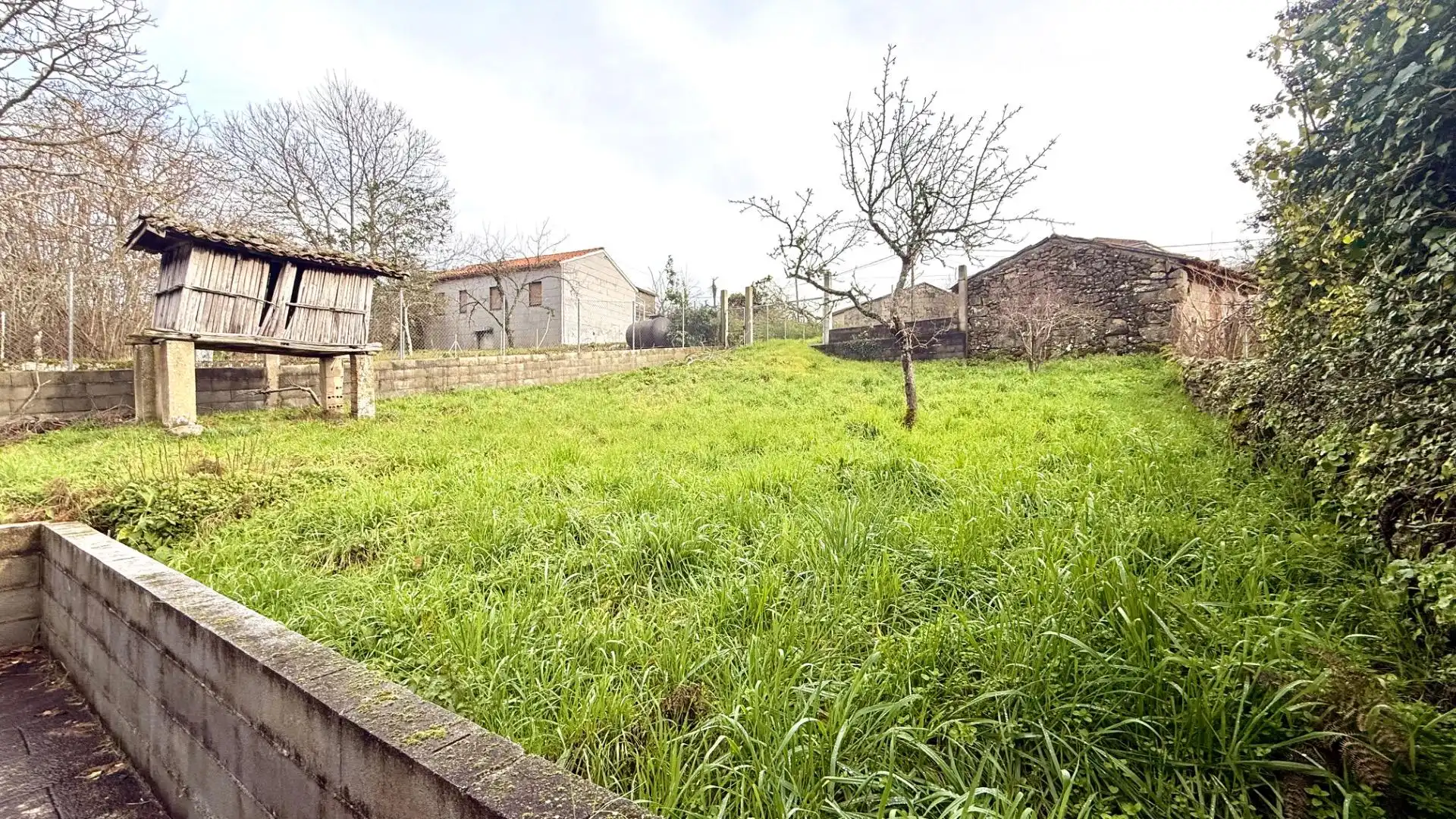 Finca rústica en venda en A Merca   amb Jardí privat, Terrassa i Traster