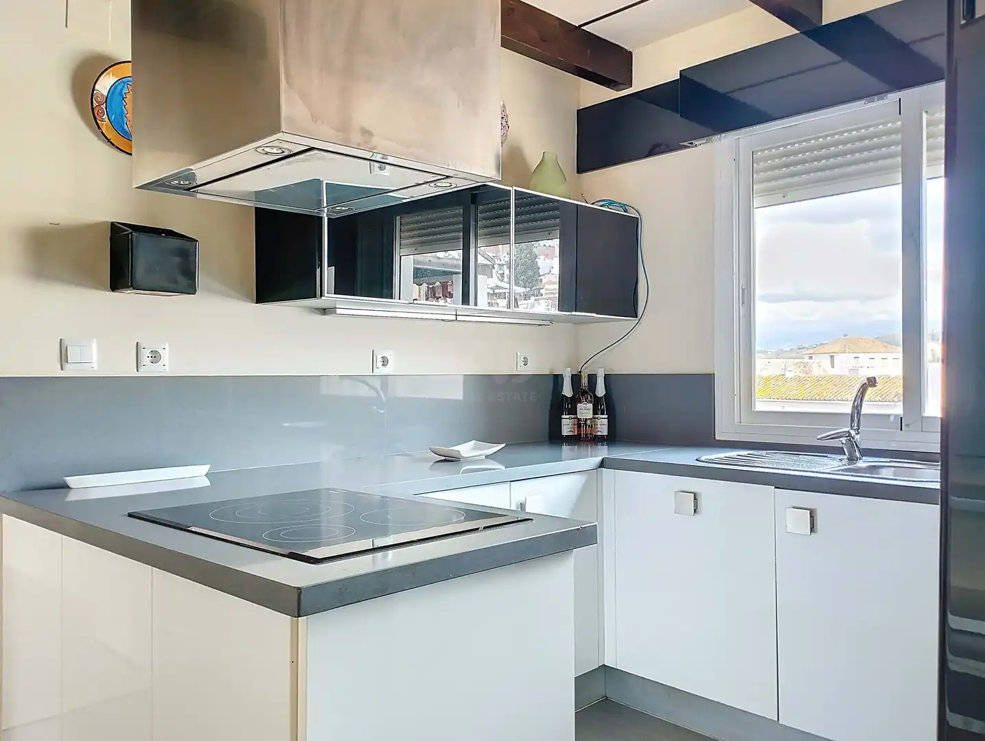 Kitchen of Buildings for sale in Vélez-Málaga