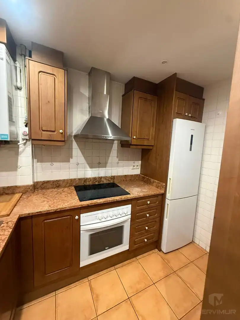 Cuina de Casa o xalet en venda en La Vall d'en Bas amb Terrassa