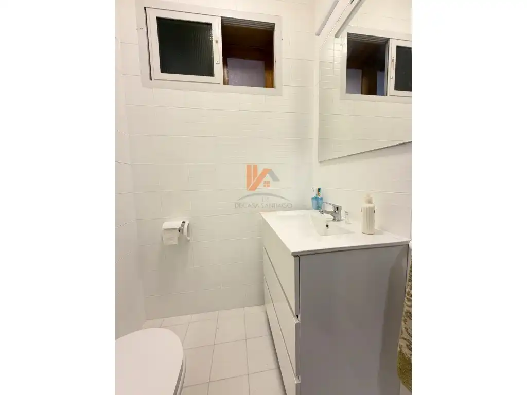 Bany de Casa o xalet en venda en Santiago de Compostela  amb Jardí privat, Moblat i Forn