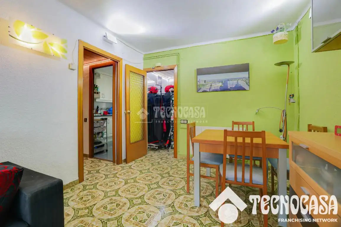 Flat for sale in Santa Coloma de Gramenet  with Heating