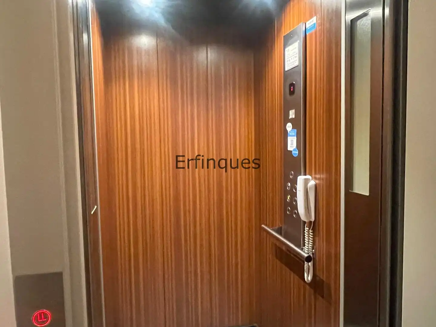 Casa pareada con terraza en venta en Carrer del Doctor Aymerich i Gilabertó, imagen 5