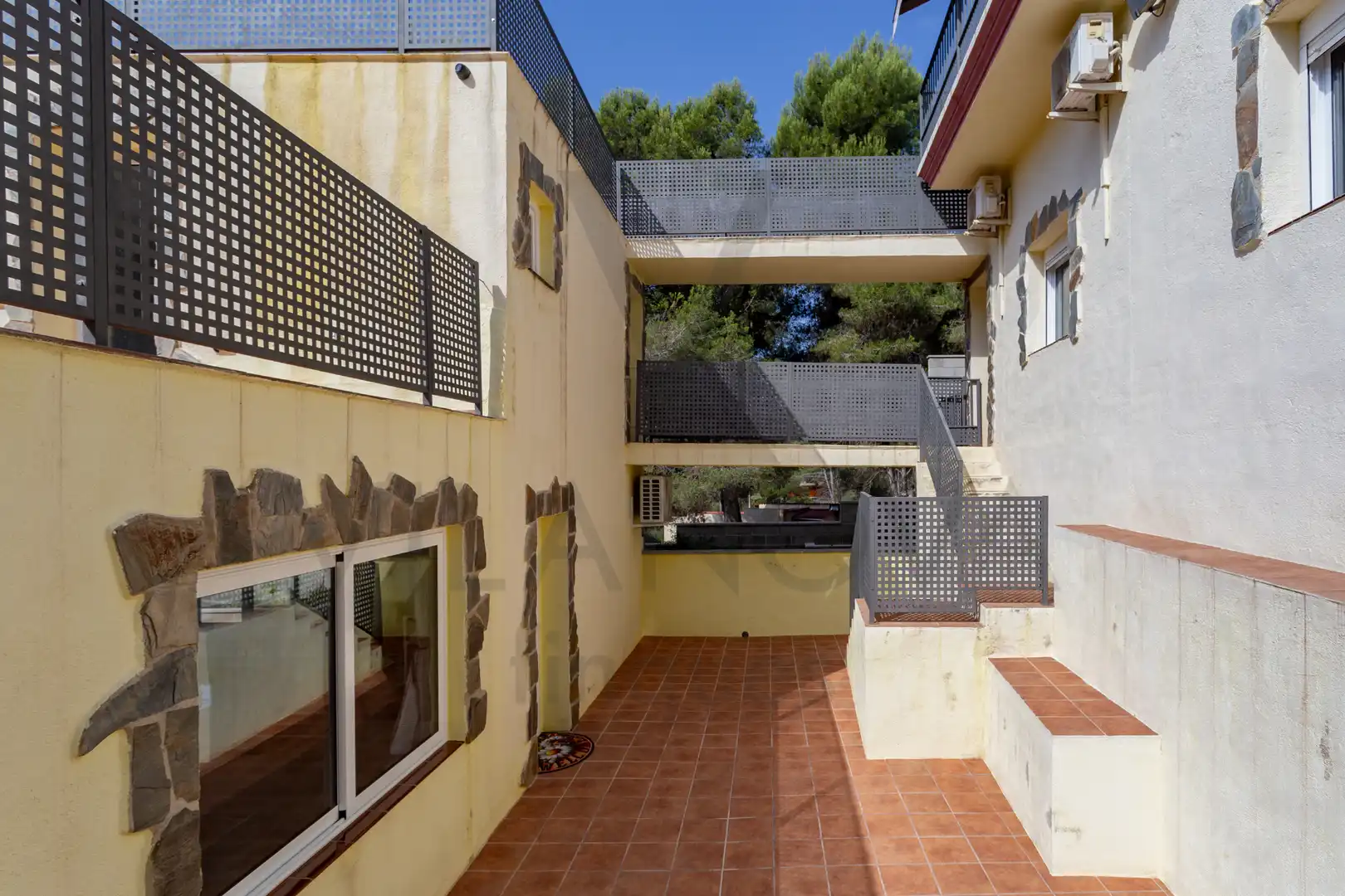 Vista exterior de Casa o chalet en venta en Cabra del Camp con Aire acondicionado, Calefacción y Jardín privado