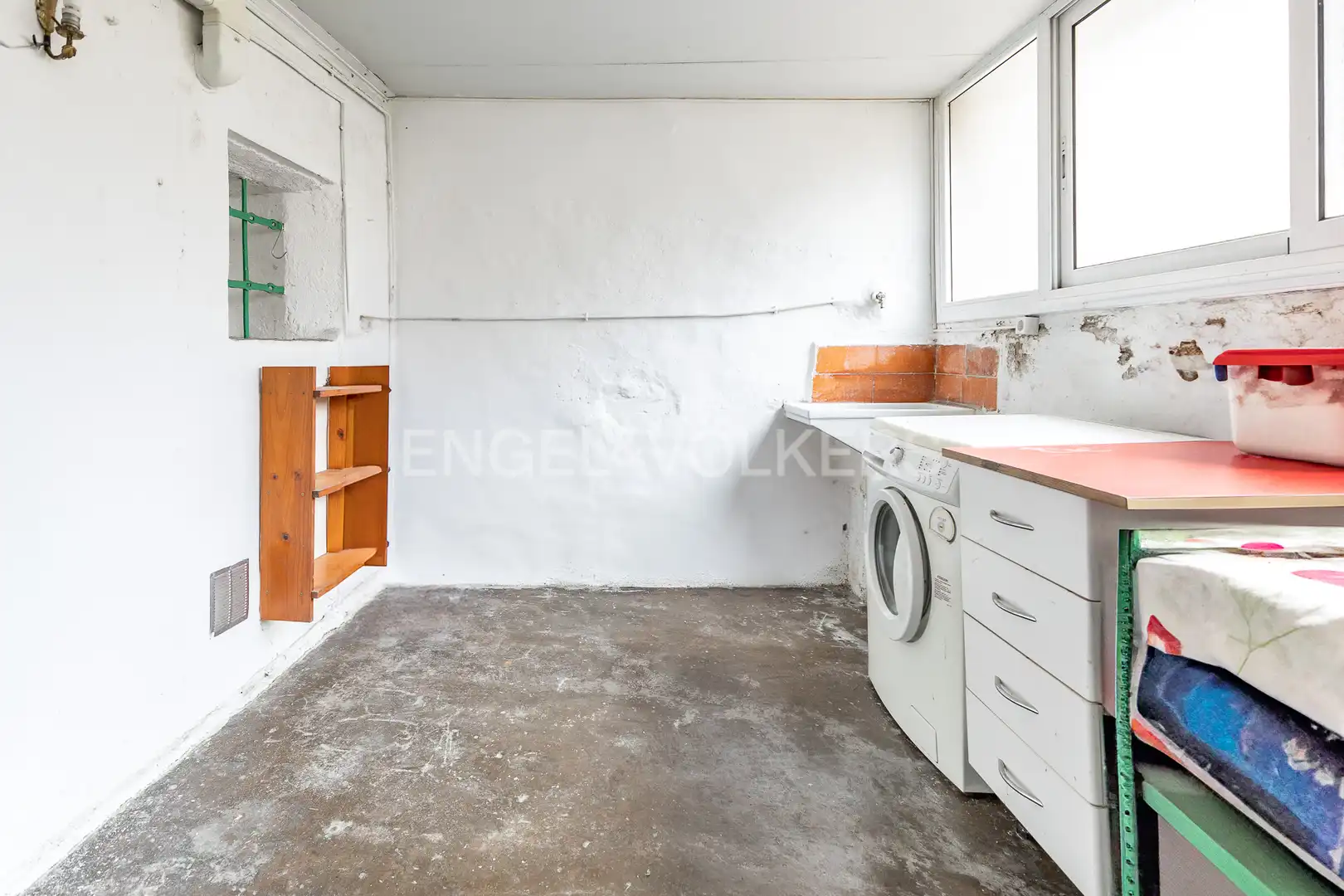 Cuina de Casa adosada en venda en Santa Coloma de Gramenet amb Aire condicionat, Calefacció i Jardí privat