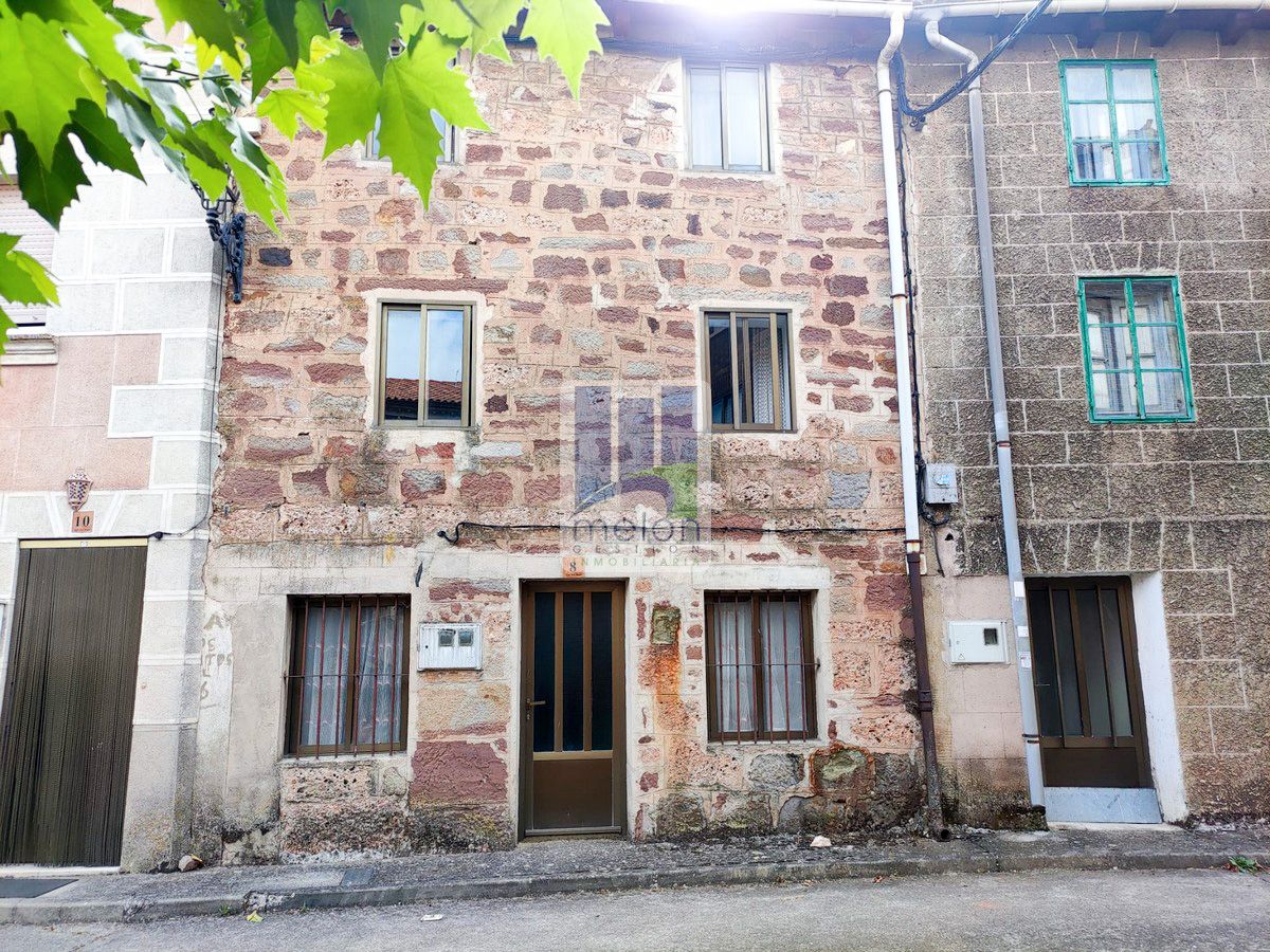 Vista exterior de Casa o xalet en venda en Villasur de Herreros amb Traster