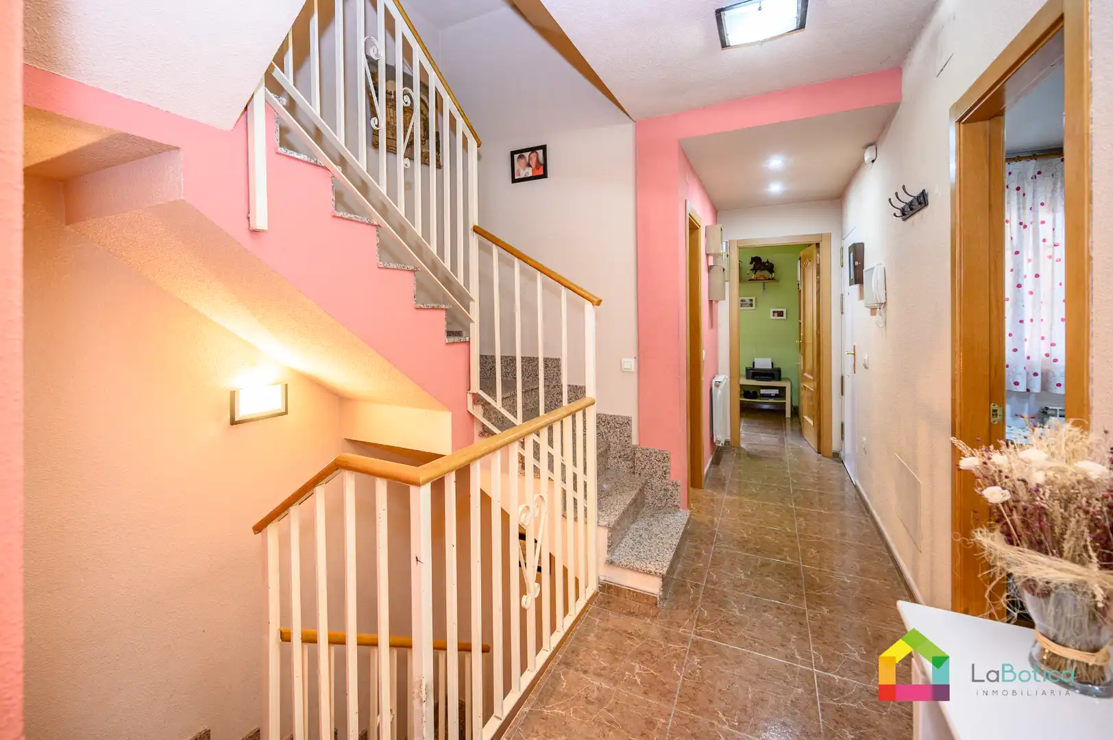 Detached homes for sale in Esquivias  with Air Conditioner, Heating and Balcony