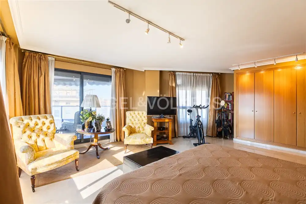Habitación de Ático de alquiler en Valencia con Aire acondicionado, Calefacción y Terraza