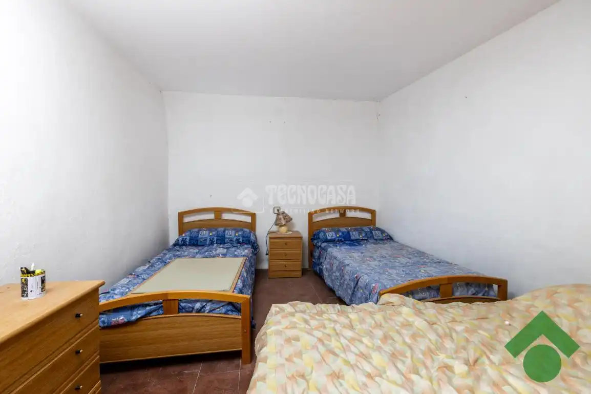 Habitación de Casa adosada en venta en Colomera con Terraza