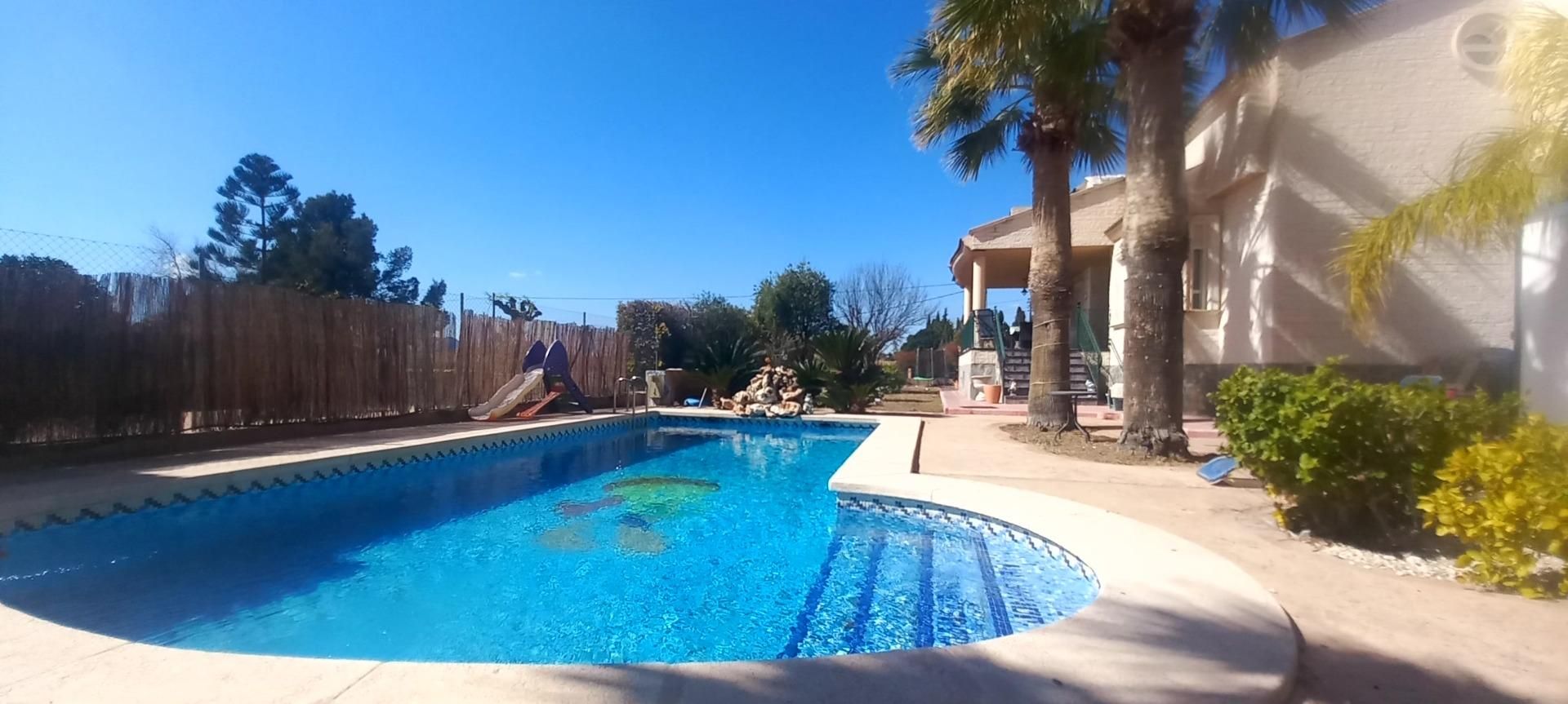 Piscina de Casa o xalet en venda en San Vicente del Raspeig / Sant Vicent del Raspeig amb Calefacció, Jardí privat i Terrassa