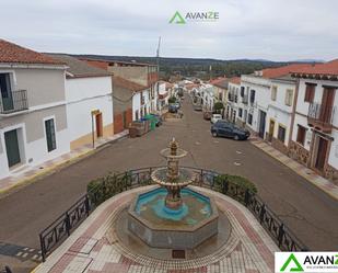 Vista exterior de Casa o xalet en venda en Aljucén amb Aire condicionat i Balcó