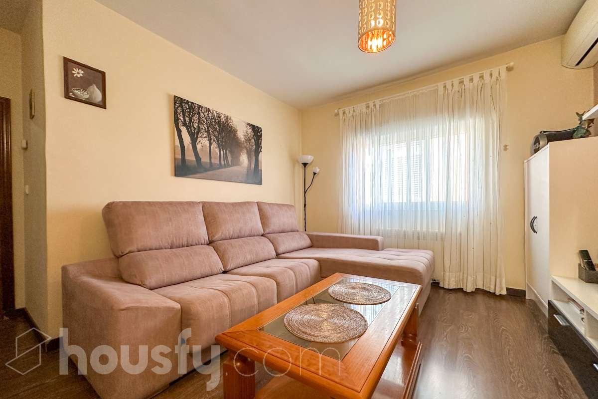 Sala d'estar de Pis en venda en  Madrid Capital amb Aire condicionat, Calefacció i Moblat