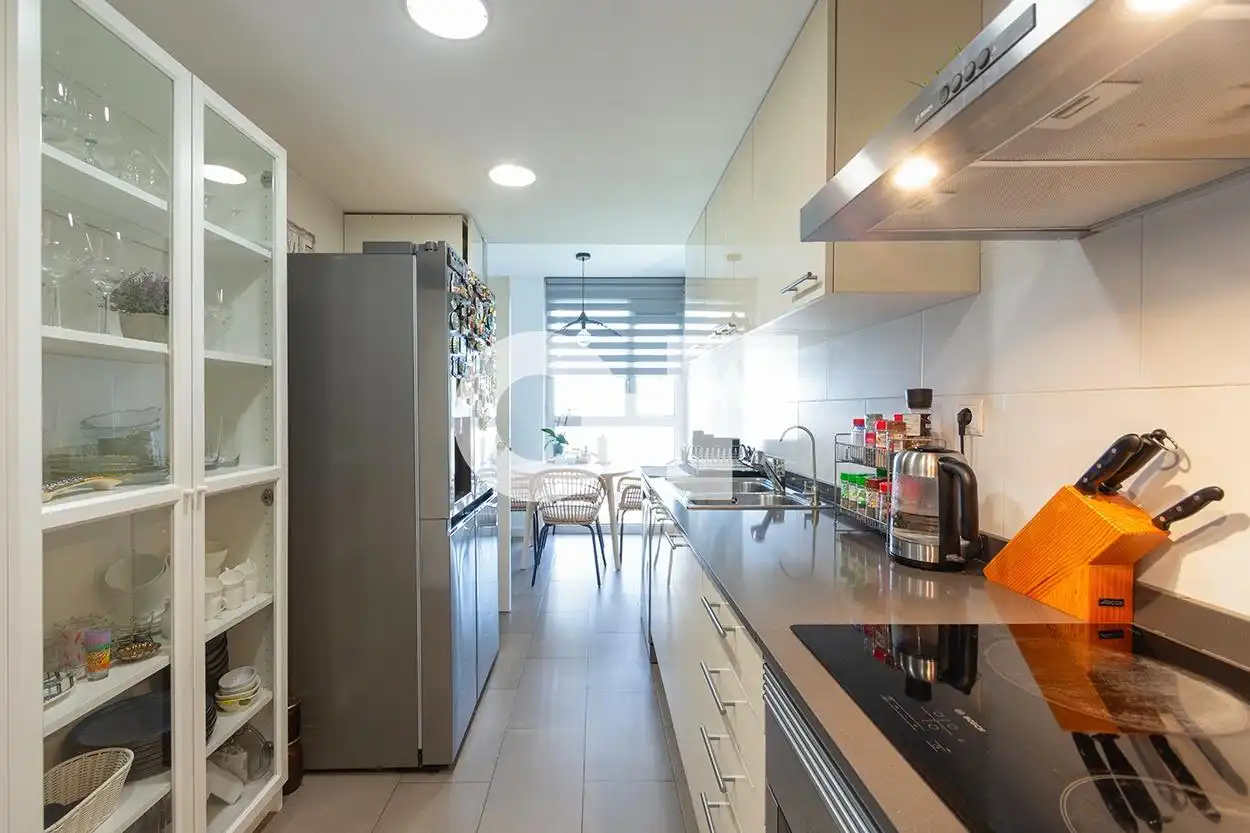 Cocina de Piso en venta en Barcelona con Aire acondicionado, Calefacción y Jardín privado