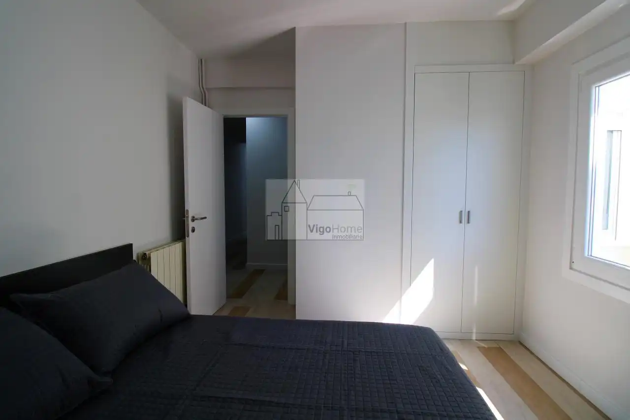 Schlafzimmer von Wohnung zur Miete in Vigo  mit Heizung, Terrasse und Möbliert