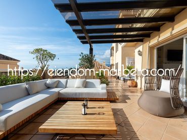 Apartament amb piscina en venda a Calle Italia 23