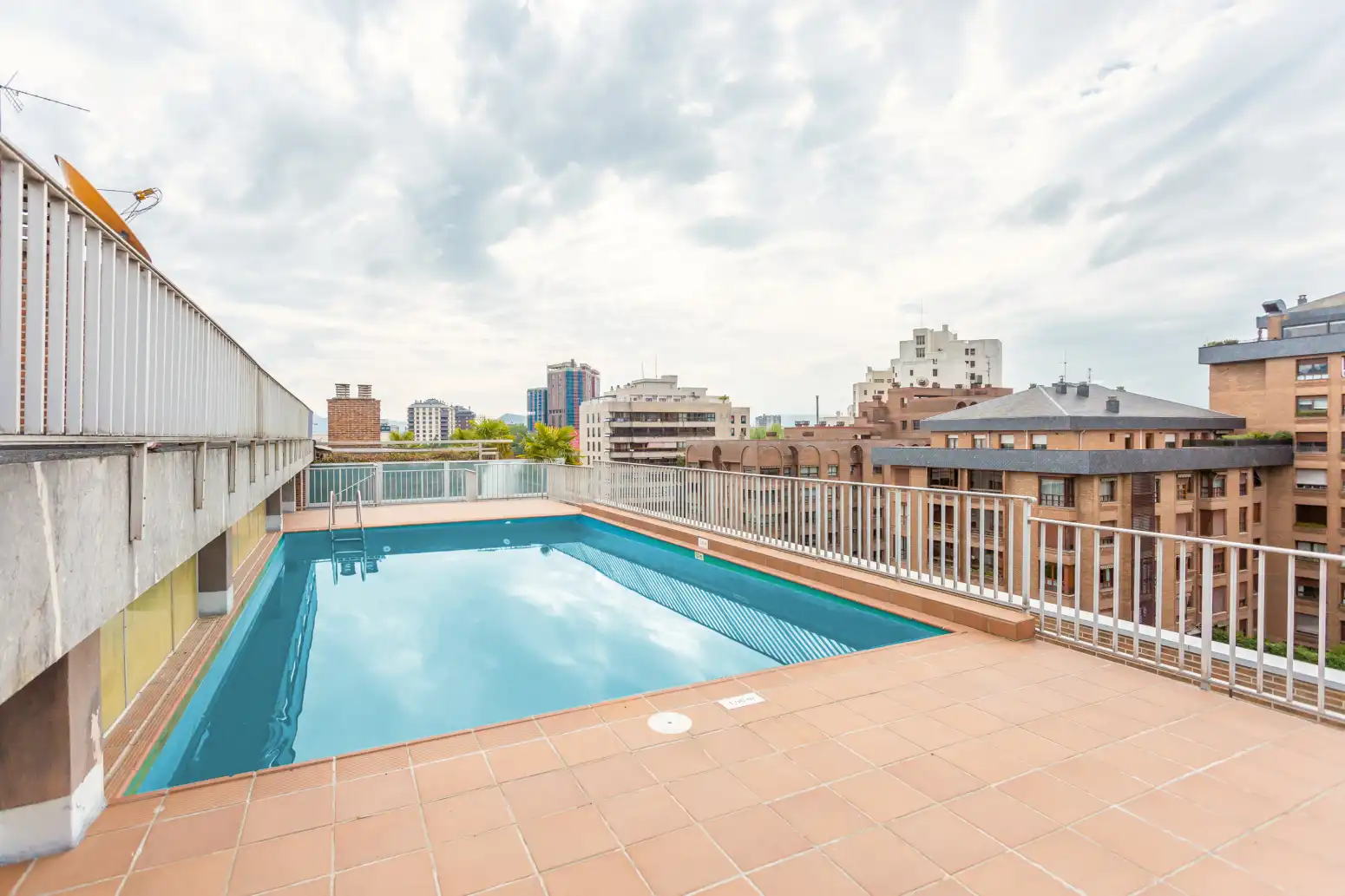 Piscina de Piso de alquiler en  Pamplona / Iruña con Aire acondicionado, Calefacción y Terraza