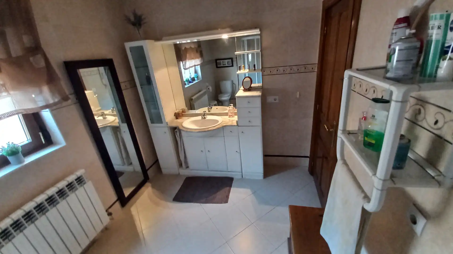 Bathroom of Houses for sale in Moraleja del Vino
