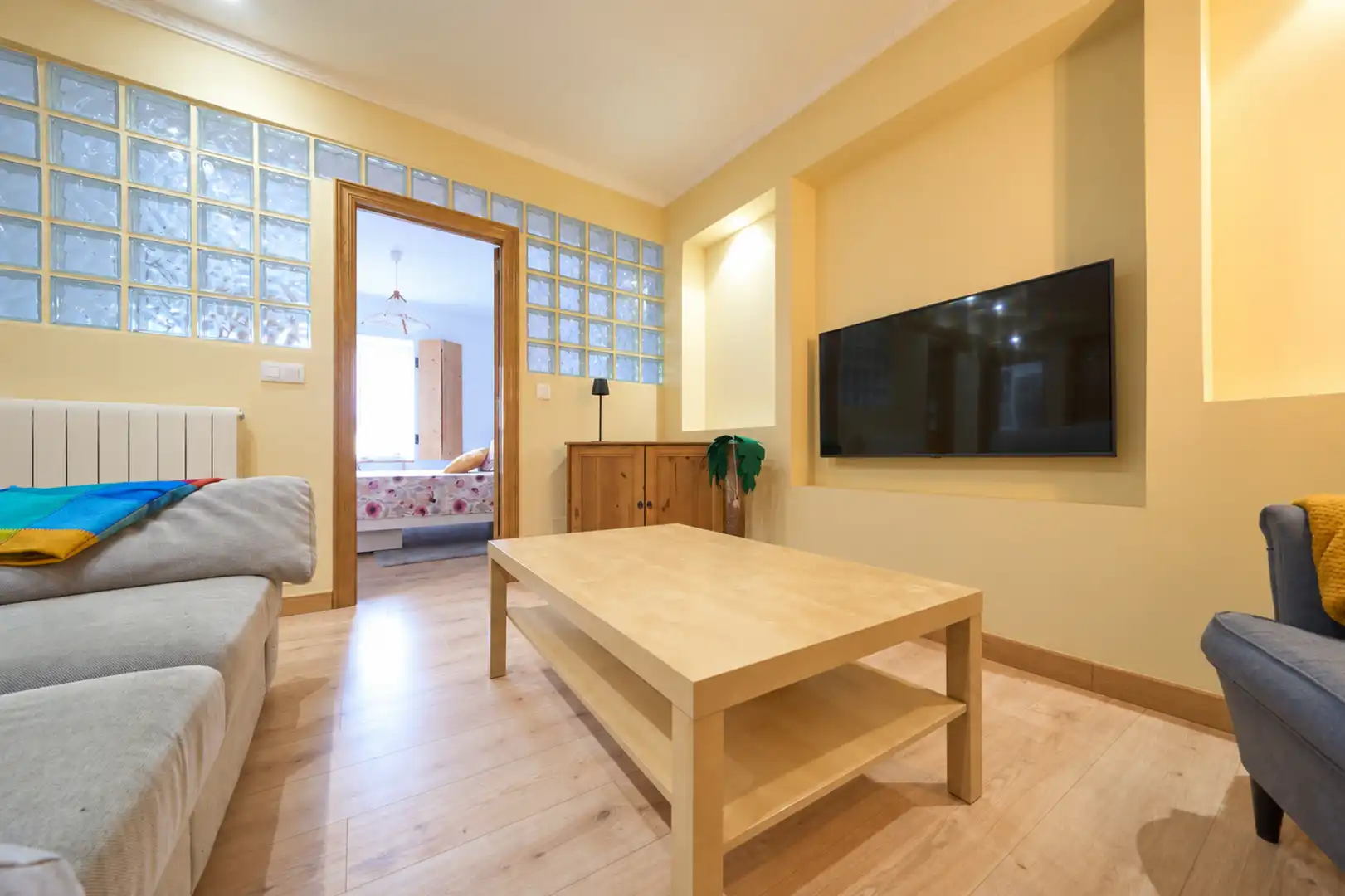 Sala d'estar de Pis en venda en Casco Viejo
