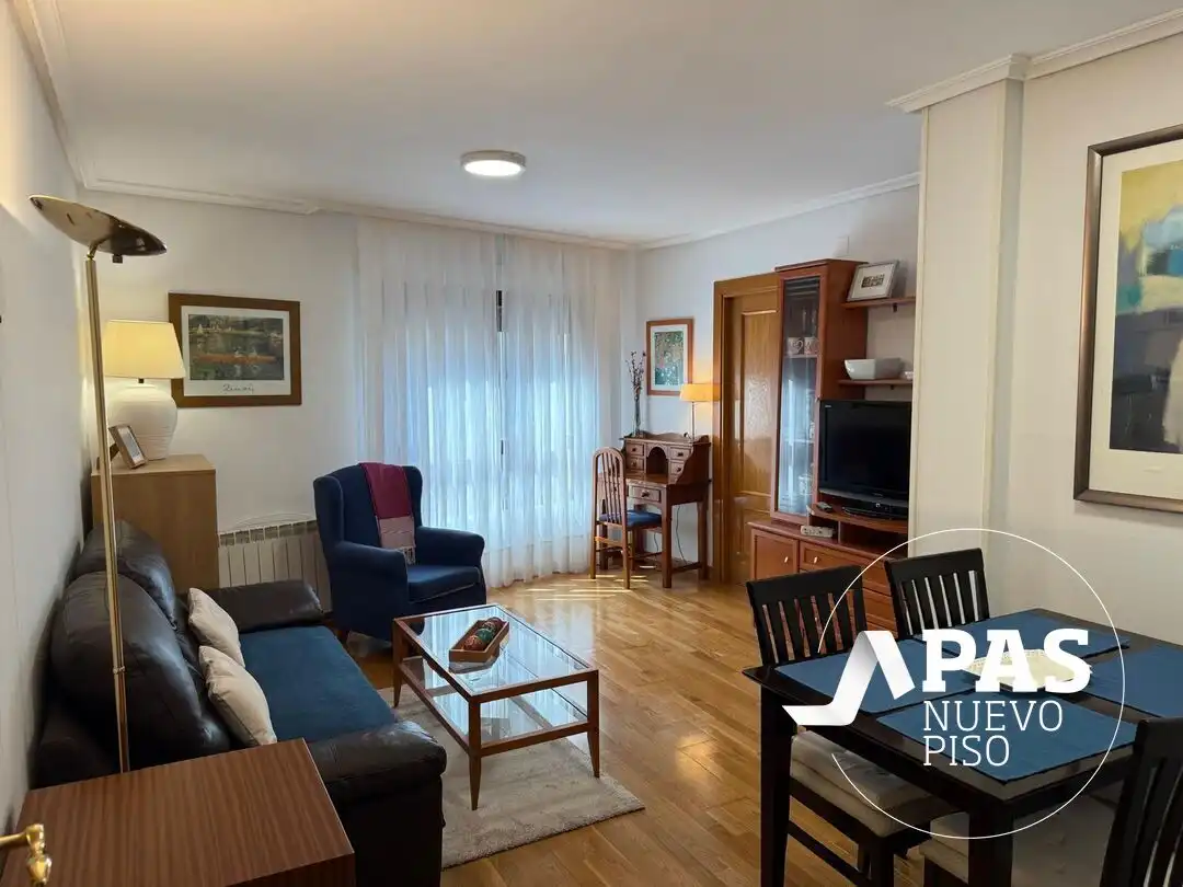 Sala d'estar de Pis de lloguer en Santander amb Calefacció