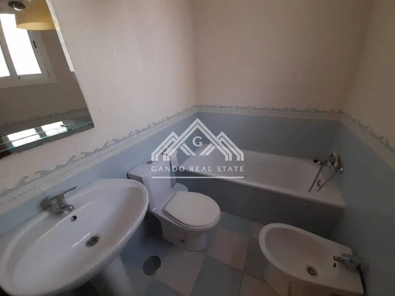 Baño de Casa o chalet de alquiler en Dos Hermanas con Aire acondicionado, Terraza y Piscina comunitaria