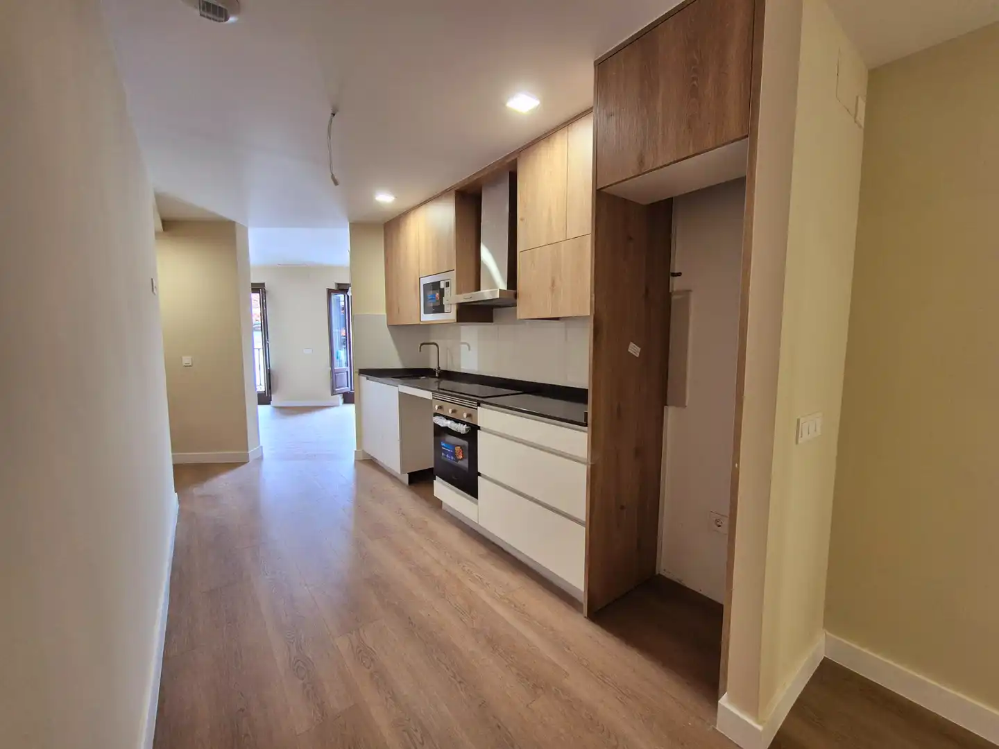 Kitchen of Flat for sale in Madrid  with Air Conditioner, Heating and Microwave