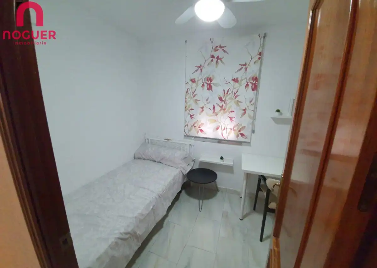 Habitación de Piso en venta en Córdoba con Terraza y Amueblado
