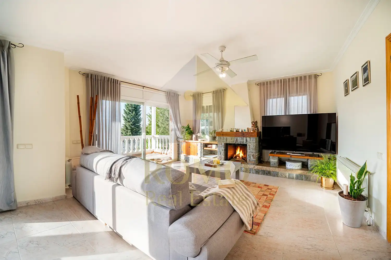 Sala de estar de Casa o chalet en venta en L'Ametlla del Vallès con Aire acondicionado, Calefacción y Jardín privado