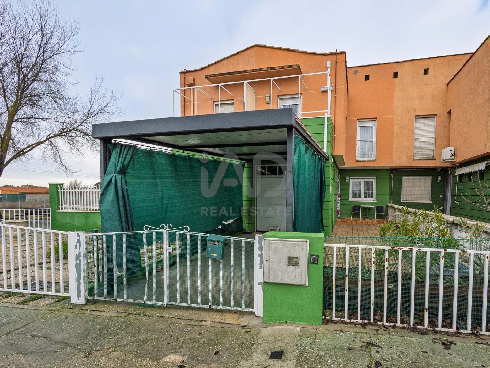 Exterior view of House or chalet for sale in Aldeamayor de San Martín  with Heating