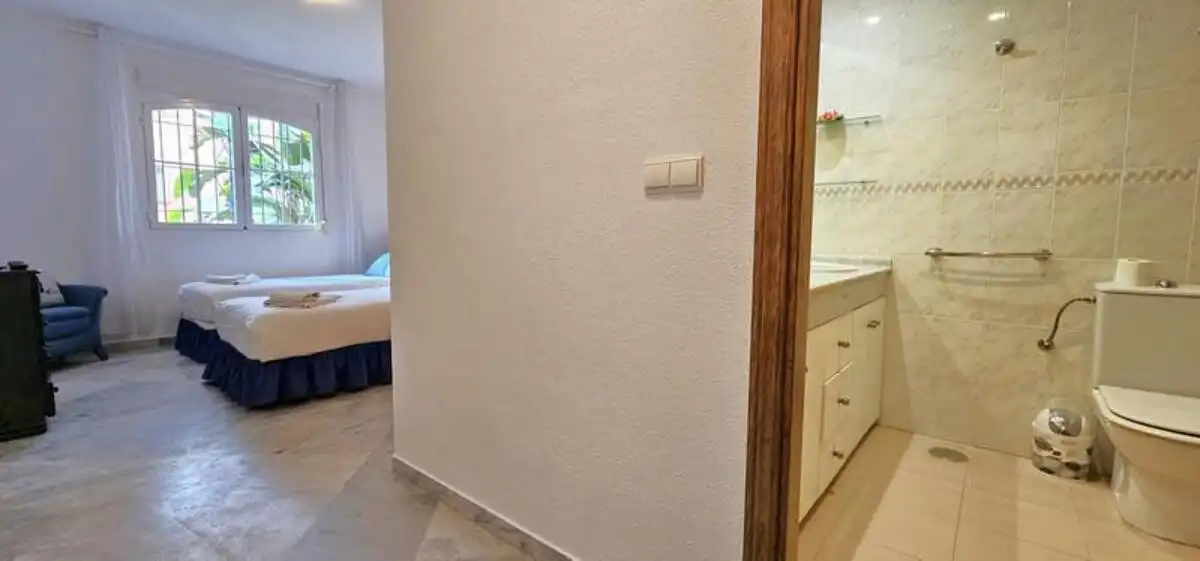 Bedroom of Ground floor for sale in Marbella  with Air Conditioner, Terrace and Swimming Pool