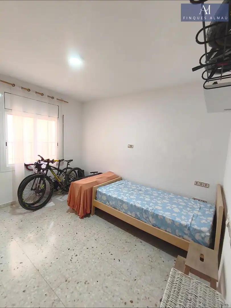 Piso en venta en Carrer ROGER DE LLURIA, 3, Les Roquetes