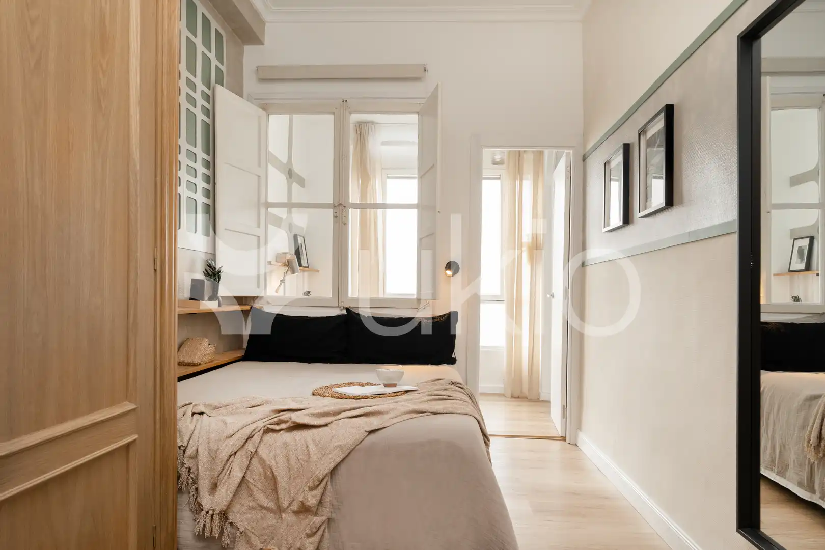 Dormitori de Apartament de lloguer en Madrid amb Aire condicionat, Calefacció i Moblat
