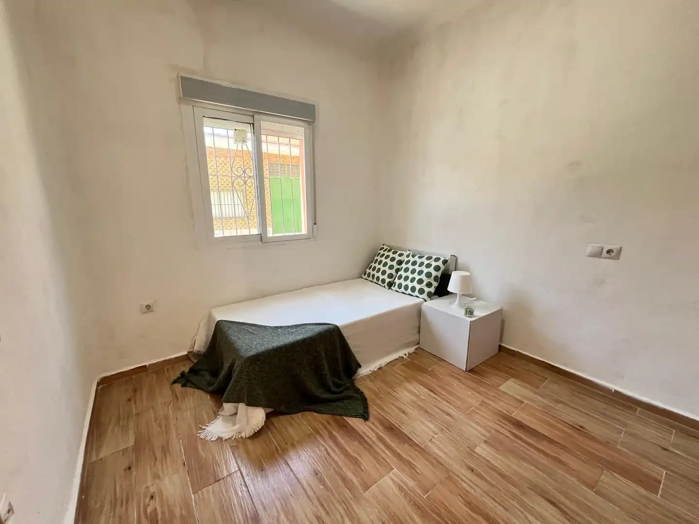Bedroom of Flat for sale in Cartagena  with Air Conditioner and Oven
