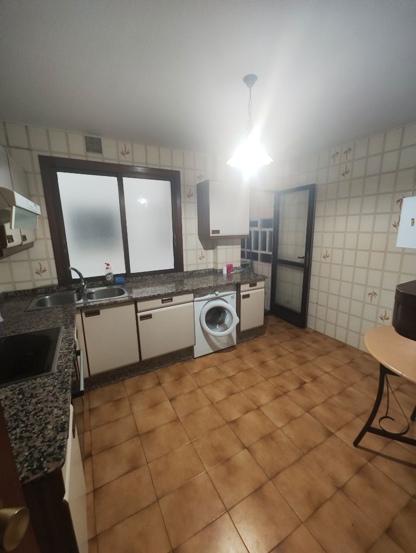 Kitchen of Flat for sale in Santiago de Compostela   with Heating, Storage room and Furnished