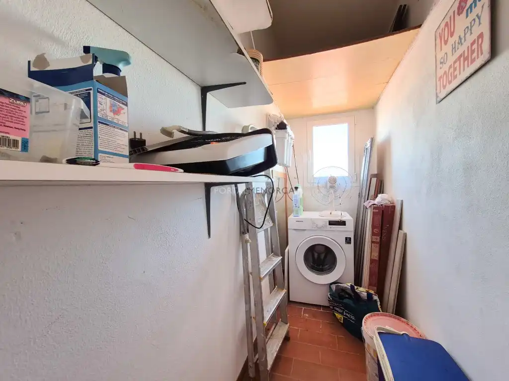 Küche von Wohnung zum Verkauf in Es Castell mit Klimaanlage