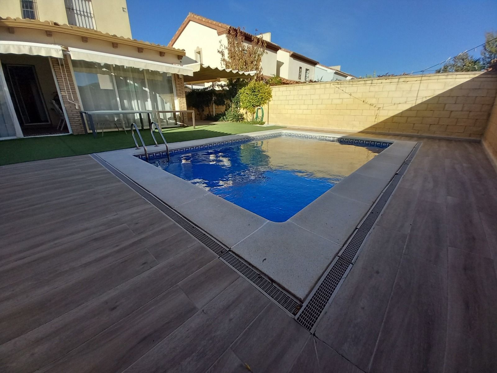 Swimming pool of House or chalet for sale in Ronda  with Air Conditioner, Heating and Private garden
