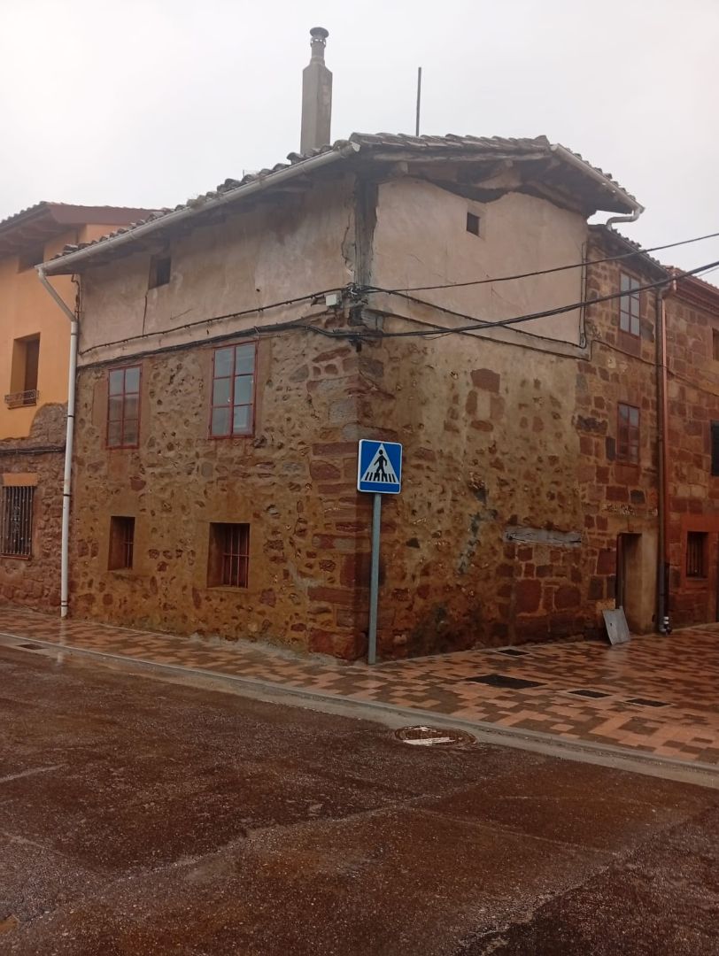 Exterior view of Country house for sale in Villasur de Herreros