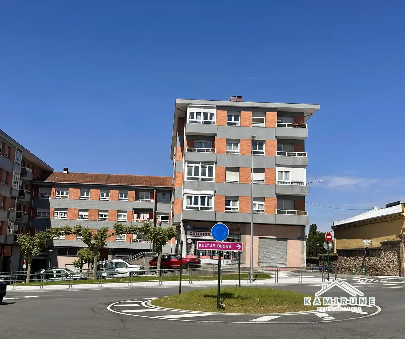 Vista exterior de Piso en venta en Derio con Calefacción y Trastero