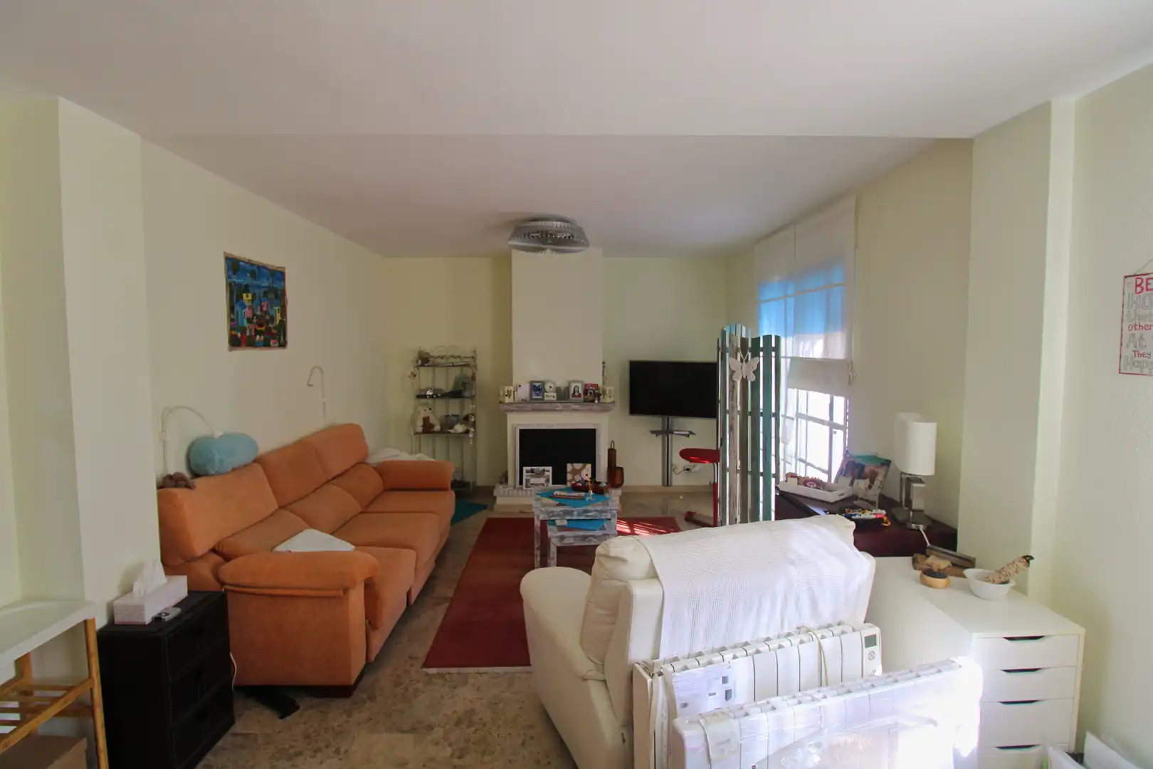 Sala d'estar de Casa adosada en venda en Alhaurín de la Torre amb Aire condicionat, Calefacció i Jardí privat