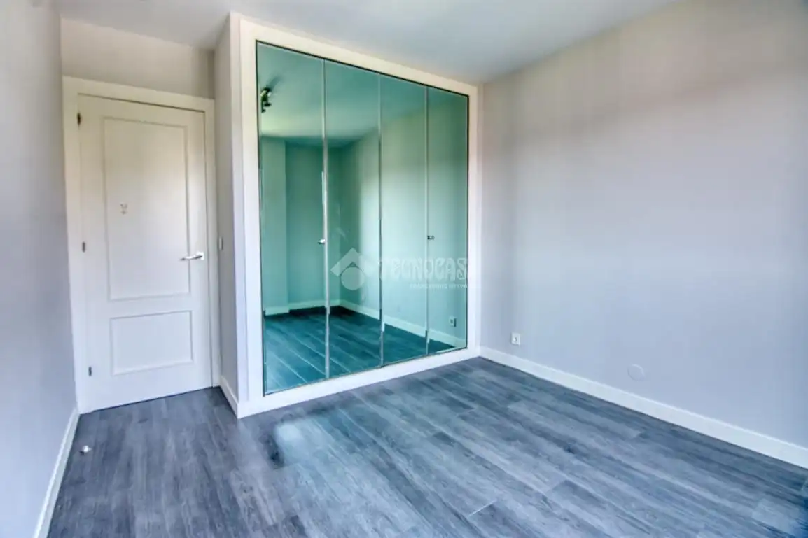 Bedroom of Flat for sale in Santander  with Heating and Balcony