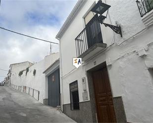 Casa adosada en venda a Luque