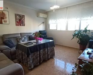 Sala d'estar de Pis en venda en  Sevilla Capital amb Aire condicionat