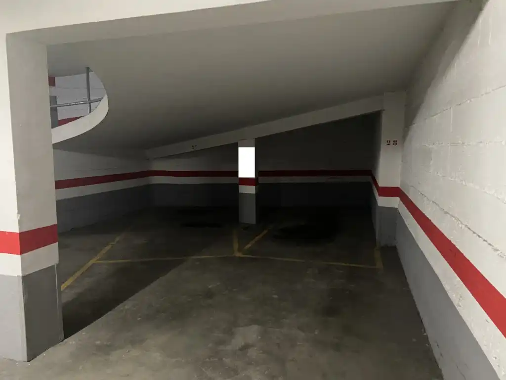 Einzelparkplatz zum Verkauf in Josep Tarradellas, imagen 3