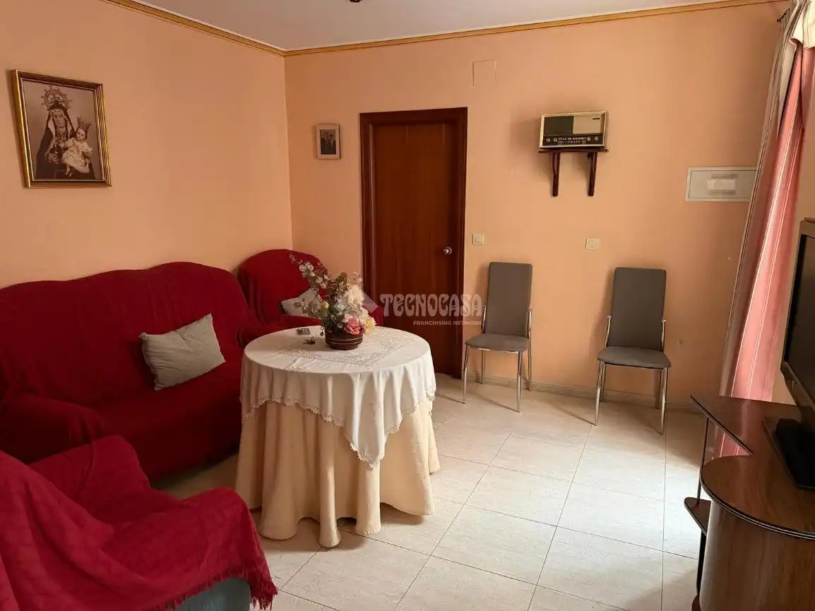 Sala de estar de Casa adosada en venta en Torredelcampo con Aire acondicionado, Terraza y Amueblado
