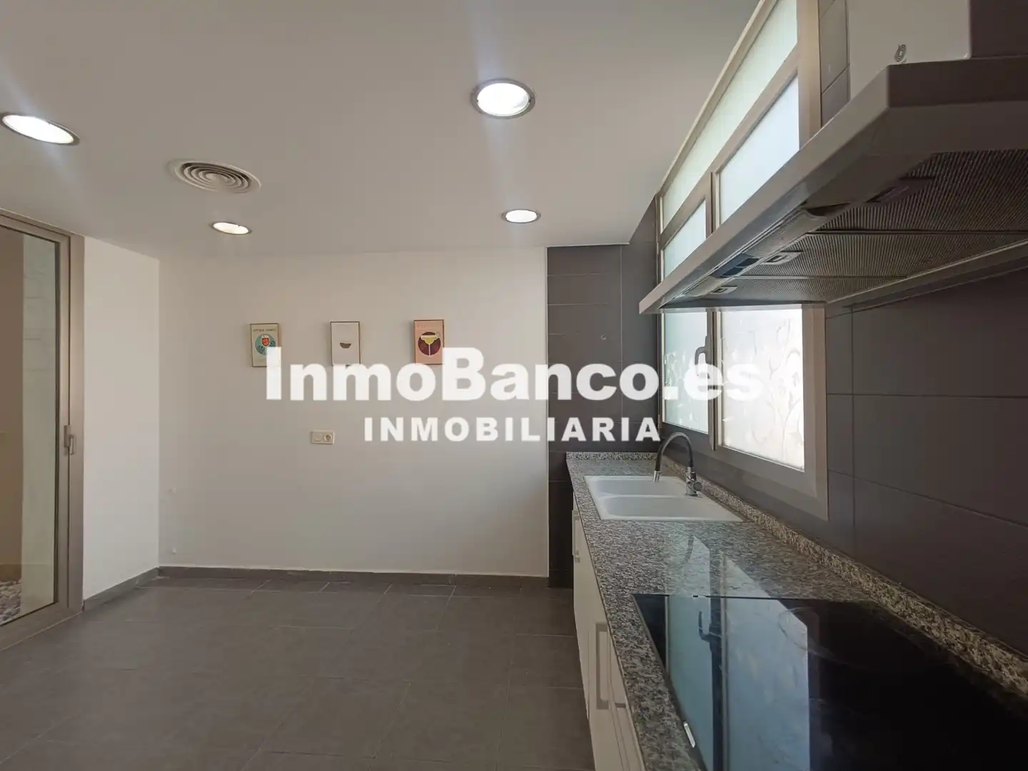 Kitchen of Detached homes for rent in La Pobla de Vallbona  with Air Conditioner, Heating and Terrace